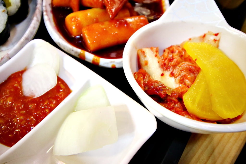 韓國自由行，釜山必吃，韓國辣年糕，韓國飯捲，